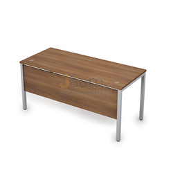 Мебель для персонала Стол рабочий с экраном из ЛДСП 6МД.068